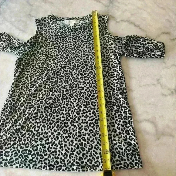 Michael Kors Open Shoulder Top - Picture 6 of 14